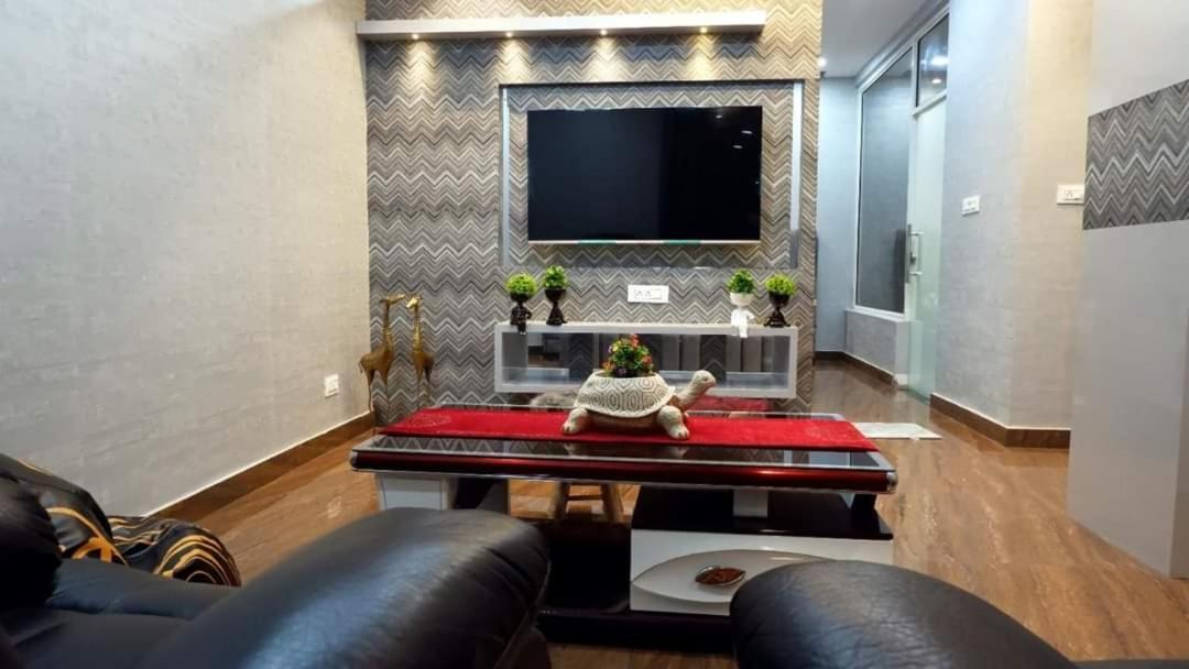 Greystone Villa, Swiming Pool , Bbq , Big Garden, Pool Table, Party Speaker, Bathtub, Kitchen, 15Mins To Golden Temple Αμριτσάρ Εξωτερικό φωτογραφία