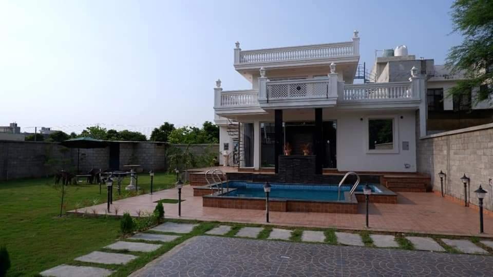 Greystone Villa, Swiming Pool , Bbq , Big Garden, Pool Table, Party Speaker, Bathtub, Kitchen, 15Mins To Golden Temple Αμριτσάρ Εξωτερικό φωτογραφία